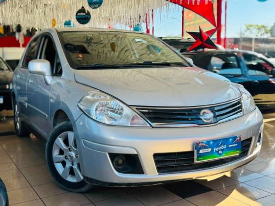 NISSAN TIIDA 1.8 SEDAN 16V FLEX 4P MANUAL NISSAN TIIDA 1.8 SEDAN 16V FLEX 4P MANUAL